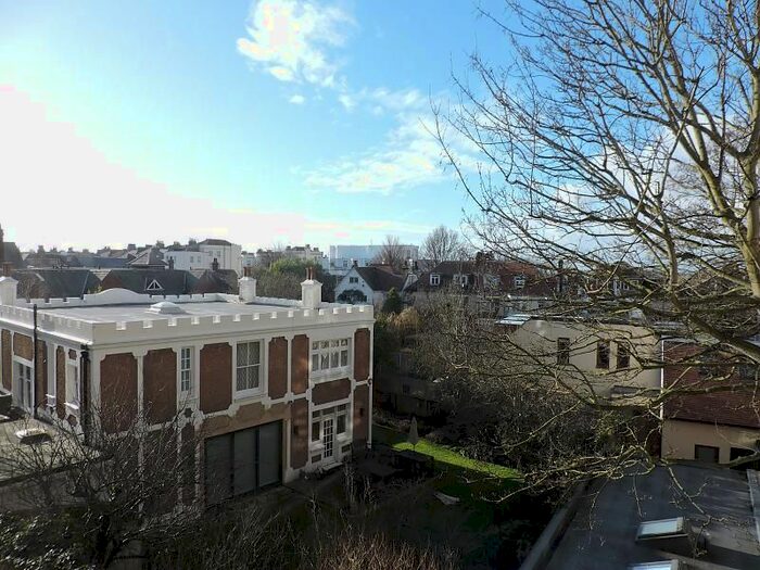 Studio To Rent In Furze Croft, Furze Hill, Hove, BN3