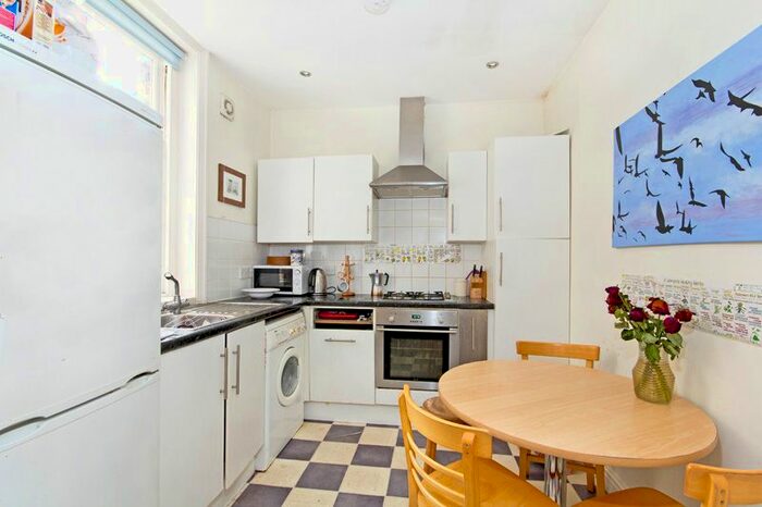3 Bedroom Flat To Rent In Rushcroft Road, London, SW2