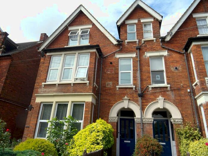 1 Bedroom Apartment To Rent In Flat St Michaels Road, Bedford, MK40