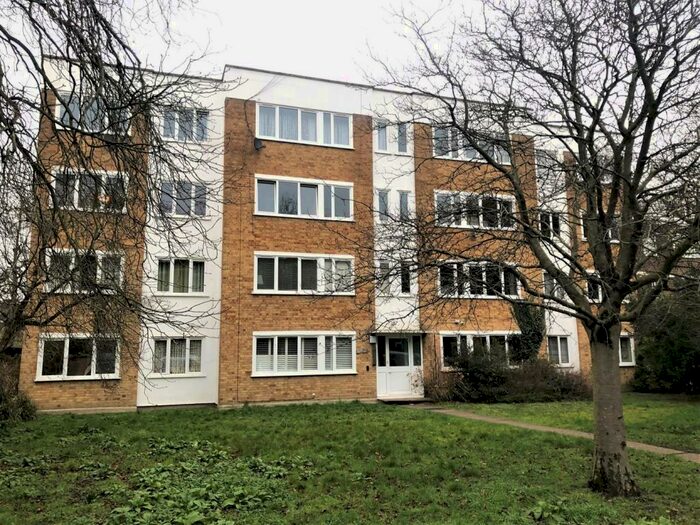 2 Bedroom Flat To Rent In Westcombe Park Road, London, SE3