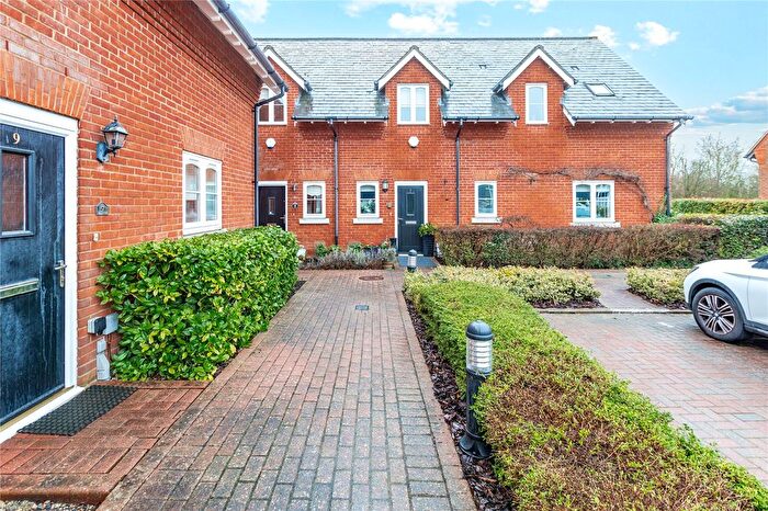 3 Bedroom End Terrace House For Sale In Cornsland Close, Upminster, Essex, RM14