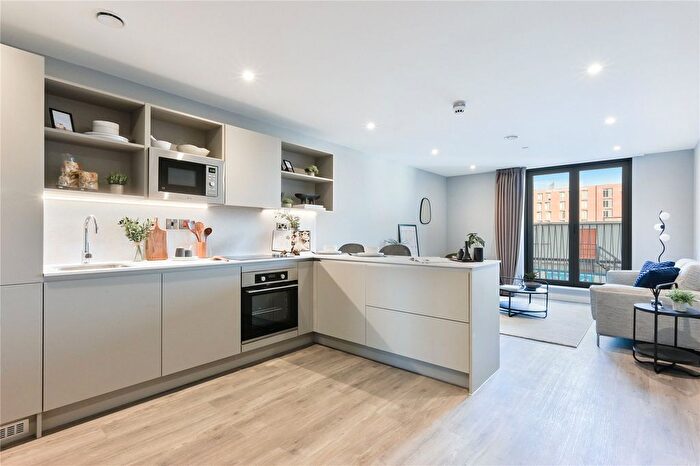 1 Bedroom Flat To Rent In Spinners Yard, Skinner Ln, LS7