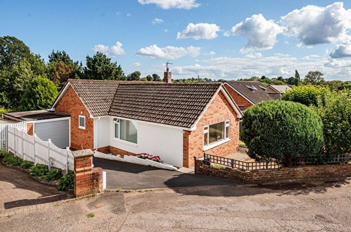 3 Bedroom Bungalow For Sale In Grange Close, Lympstone, EX8