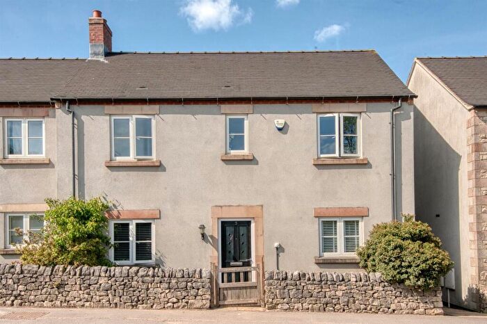 4 Bedroom Semi-Detached House For Sale In Porter Lane, Middleton, DE4