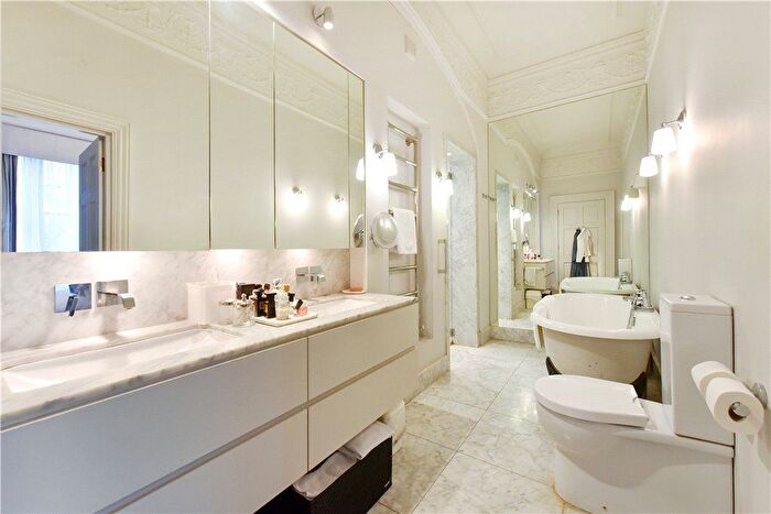 2 Bedroom Flat For Sale In Heath Drive, London, NW3