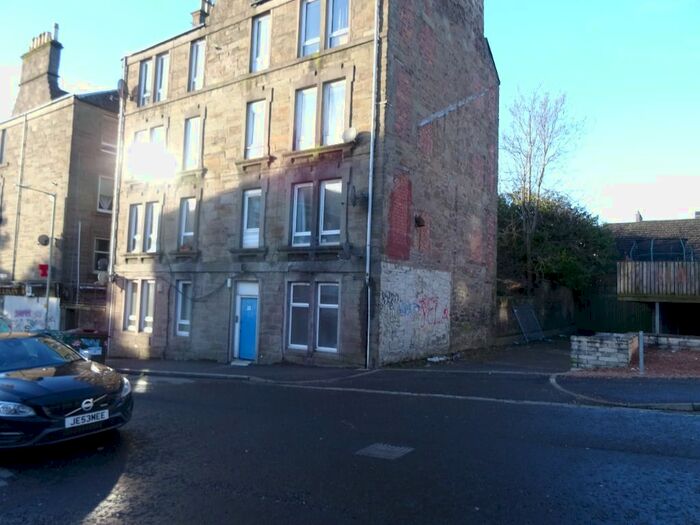 2 Bedroom Flat To Rent In Erskine Street, Stobswell, Dundee, DD4