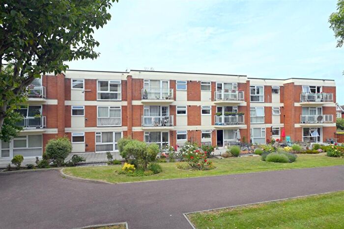 Studio For Sale In Silverdale Road, Eastbourne, BN20