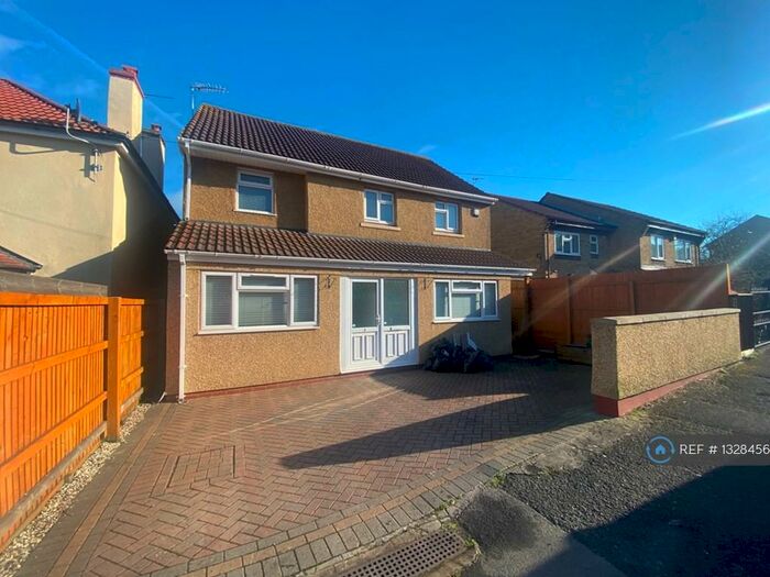 4 Bedroom Detached House To Rent In Shellard Road, Filton, Bristol, BS34