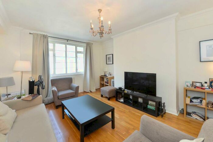 2 Bedroom Apartment To Rent In St James Close, Prince Albert Road, St John's Wood, London, NW8
