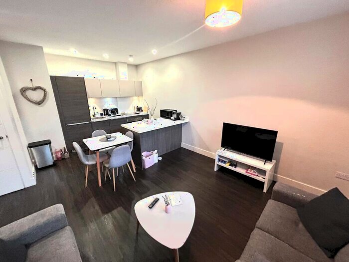 2 Bedroom Apartment To Rent In Dawsons Square, Pudsey, LS28