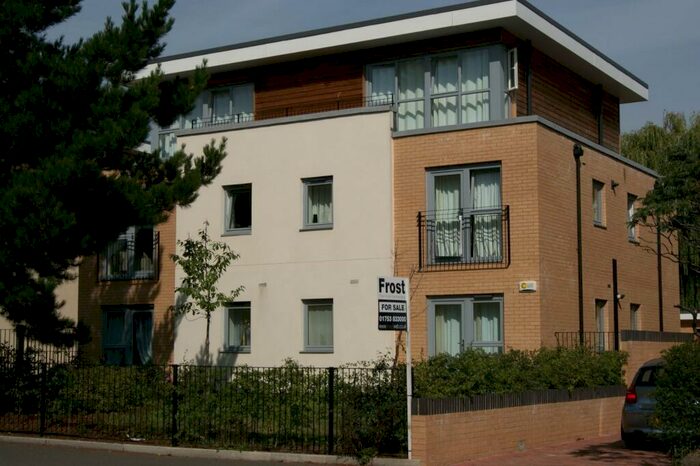 1 Bedroom Apartment To Rent In Pavilions, Clarence Road, Windsor, Berkshire, SL4