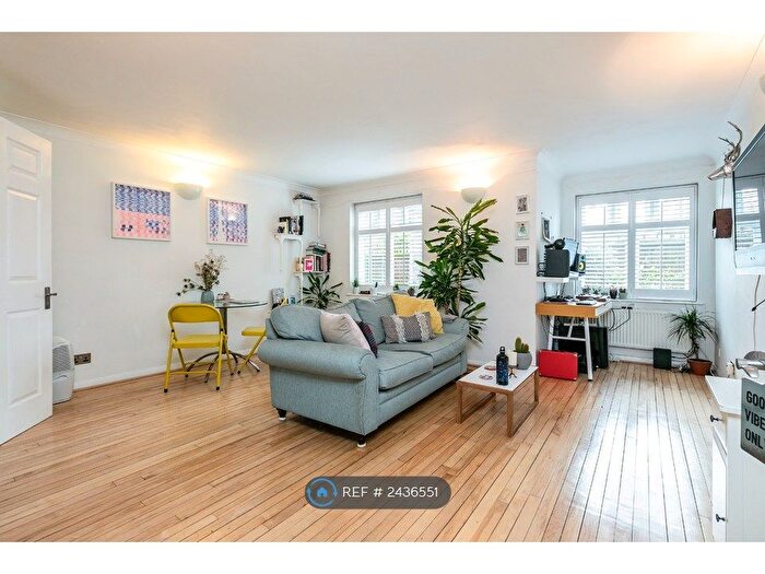 1 Bedroom Flat To Rent In Bishops Court, London, N16