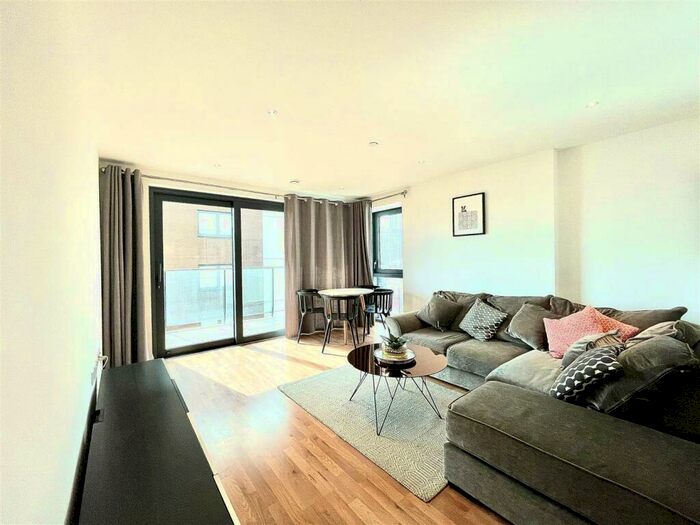 2 Bedroom Flat To Rent In Horizons Tower, Canary Wharf, E14