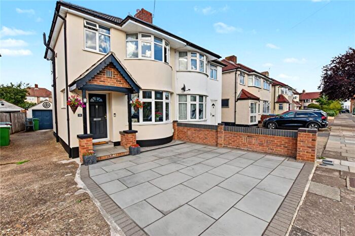 3 Bedroom Semi Detached House For Sale In Sheridan Road, Bexleyheath, DA7