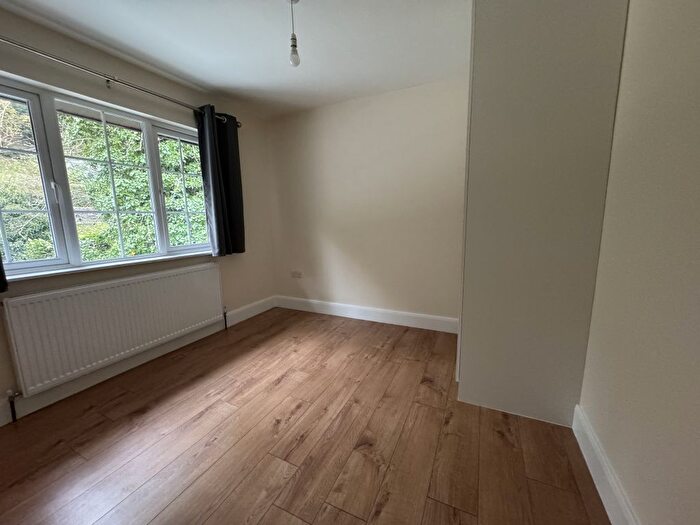 4 Bedroom Detached House To Rent In Old Lodge Lane, Purley, CR8
