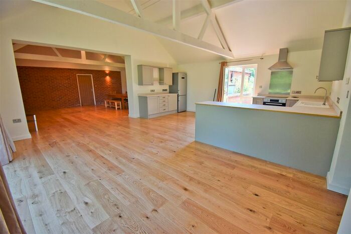 4 Bedroom Barn Conversion To Rent In Rectory Road, Suffield, Norwich, NR11