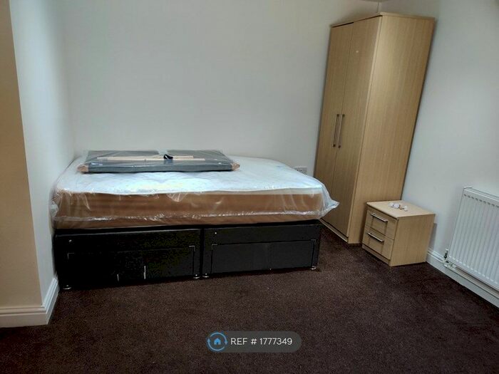 1 Bedroom Flat To Rent In Blackhouse Road, Huddersfield, HD2