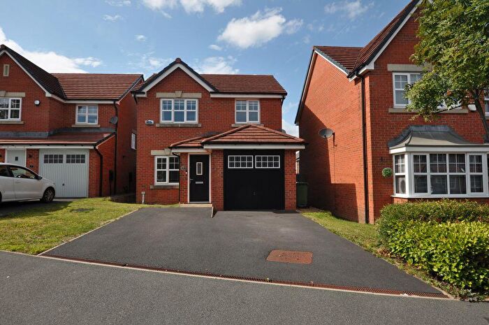 3 Bedroom Detached House For Sale In Inveraray Avenue, Blackrod, Bolton, BL6