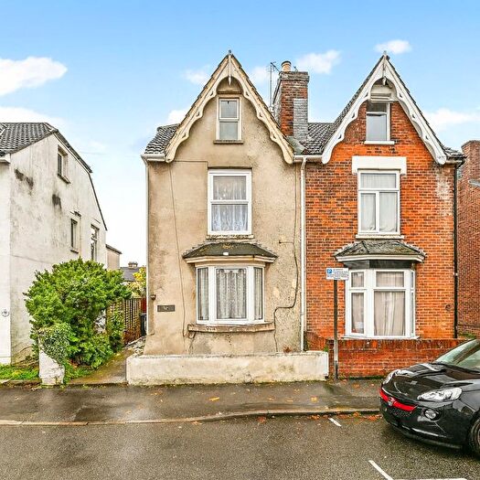 2 Bedroom Flat For Sale In Windsor Road, Cosham, Portsmouth, PO6