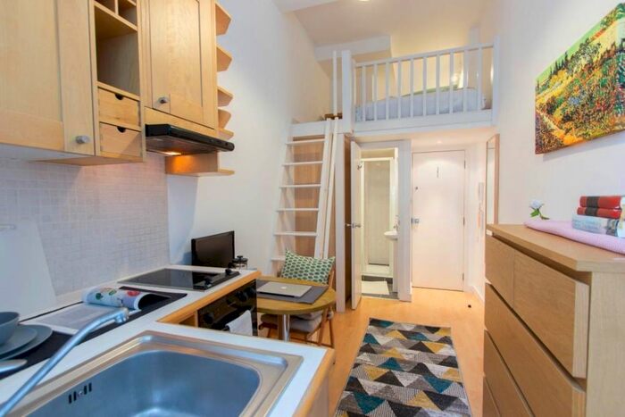 Studio To Rent In West Cromwell Road, Earls Court, London., SW5