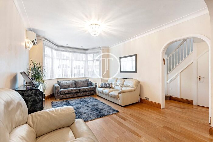 7 Bedroom Semi-detached House For Sale In Gainsborough Gardens, London, NW11