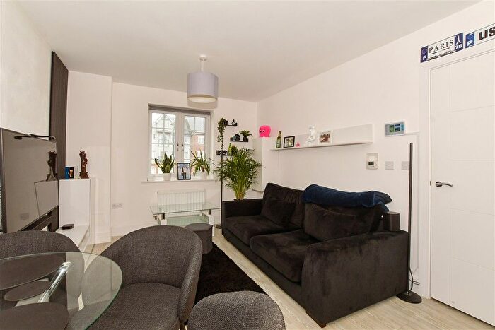 1 Bedroom Flat For Sale In Arundale Walk, Horsham, West Sussex, RH12