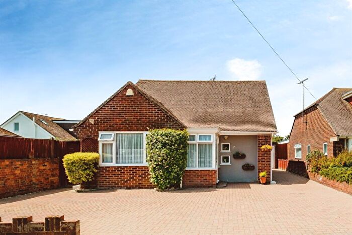 3 Bedroom Detached Bungalow For Sale In Seaside Close, Lancing, BN15
