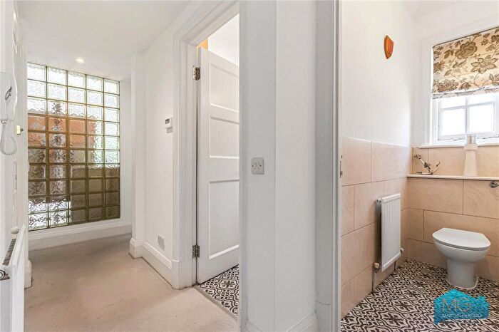 2 Bedroom Apartment For Sale In Eldon Grove, Hampstead, NW3