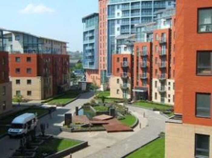 Garage / Parking To Rent In Gotts Road, Leeds, West Yorkshire, Uk, LS12