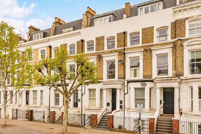1 Bedroom Flat For Sale In St. John's Hill, London, SW11