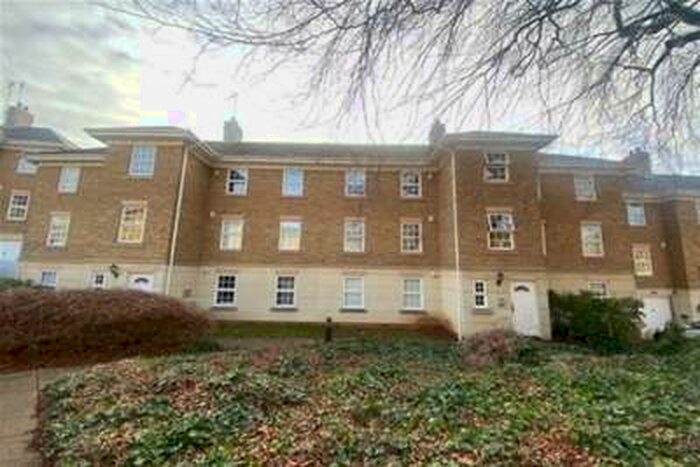 2 Bedroom Flat To Rent In Scholars Court, NN1