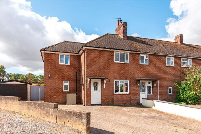 3 Bedroom End Of Terrace House For Sale In Town End Crescent, Stoke Goldington, Buckinghamshire, MK16