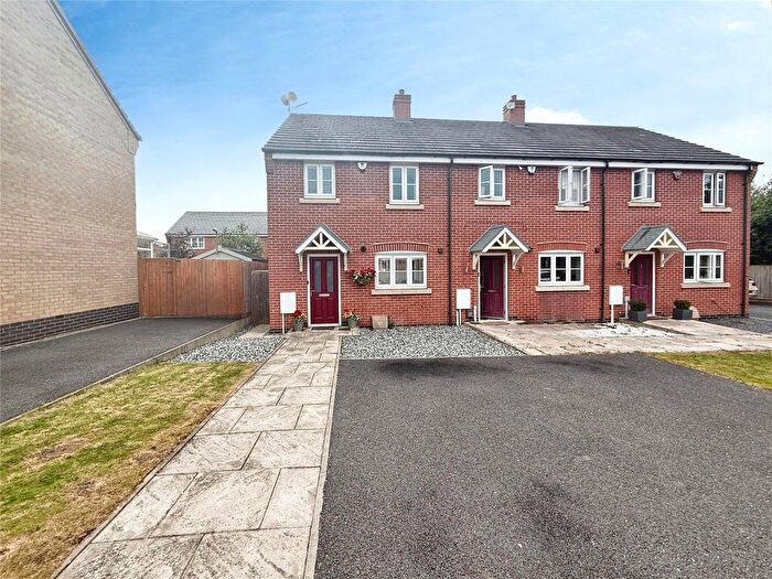 3 Bedroom End Of Terrace House For Sale In Snow Avenue, Blaby, Leicester, LE8