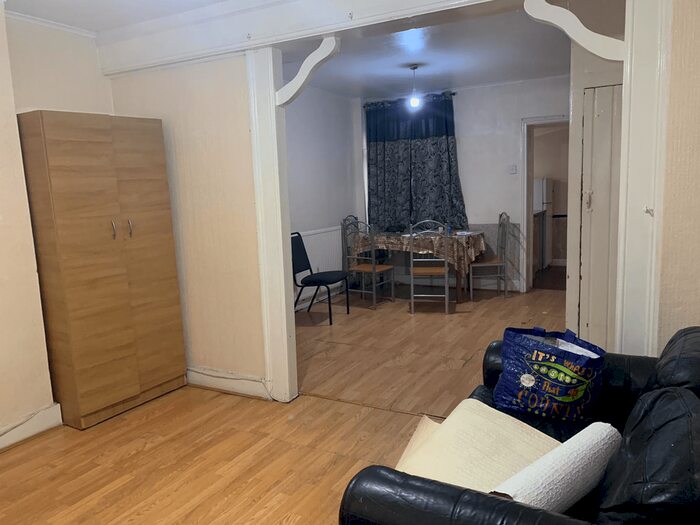 2 Bedroom Terraced House To Rent In Green Lane, Ilford IG1