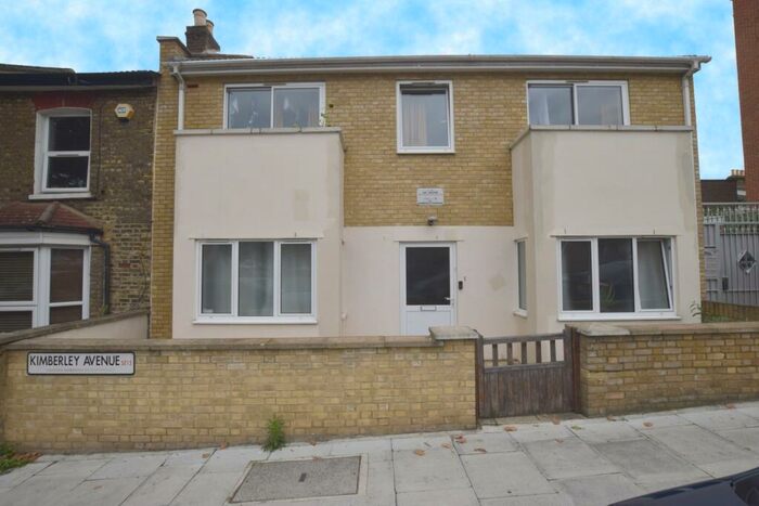 2 Bedroom Flat To Rent In Kimberley Avenue Peckham, SE15