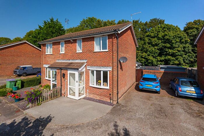 2 Bedroom Semi Detached House For Sale In Pine Way, Folkestone, CT19