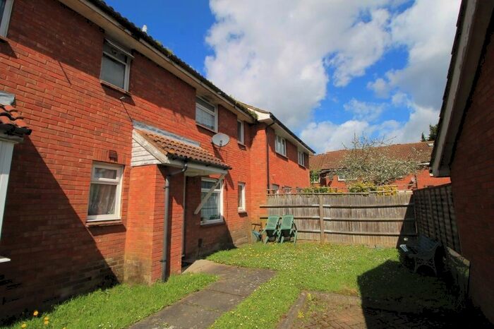 1 Bedroom Terraced House To Rent In Vicarage Close, Northolt, UB5