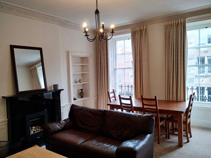 2 Bedroom Flat To Rent In Montague Street, Edinburgh, EH8