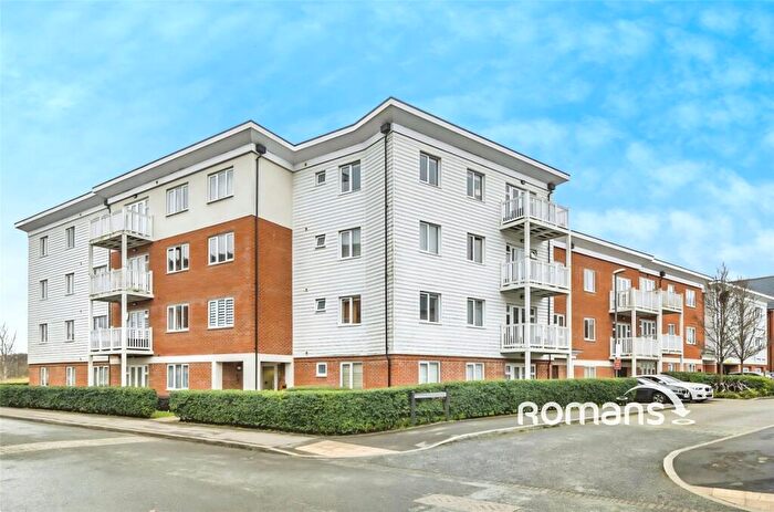 2 Bedroom Flat To Rent In Chequers Avenue, High Wycombe, Buckinghamshire, HP11