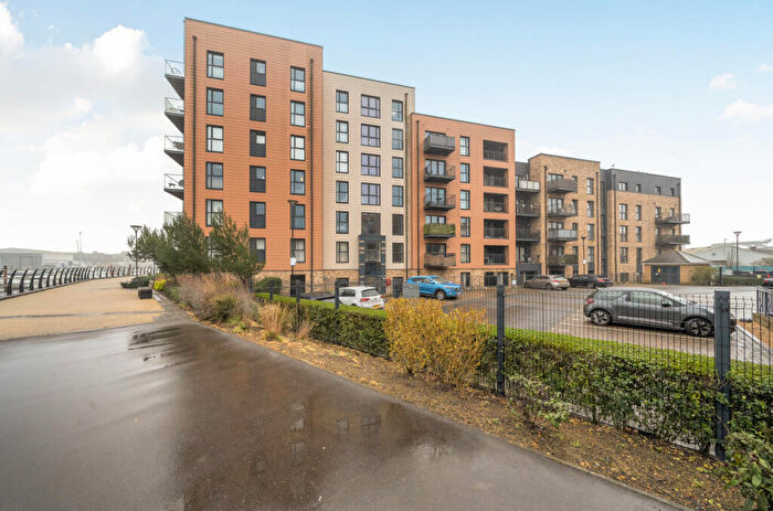 2 Bedroom Apartment For Sale In Thomas Blake Avenue, Southampton, Hampshire, SO14