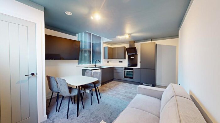 4 Bedroom Terraced House To Rent In Flat, Low Pavement, Nottingham, Nottinghamshire, NG1