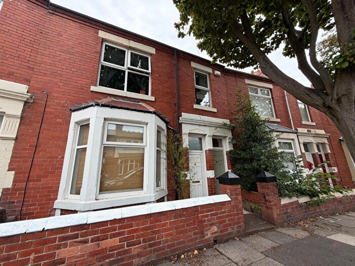 2 Bedroom Flat For Sale In Park Crescent East, North Shields, NE30