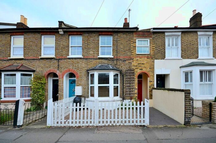 1 Bedroom Flat To Rent In Gladstone Road, Wimbledon, London, SW19