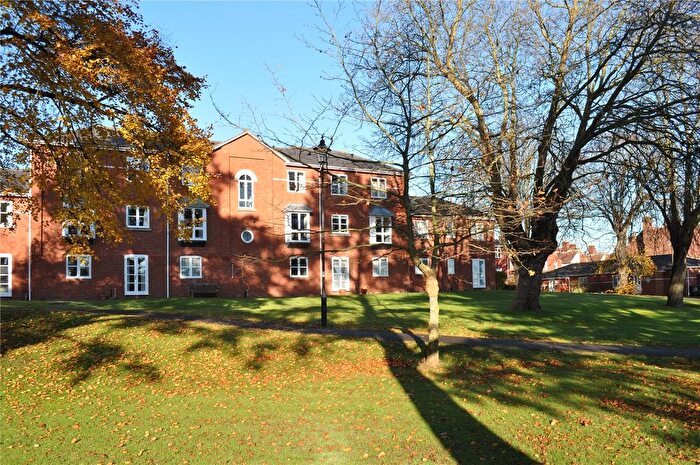 2 Bedroom Flat To Rent In Addington Court, Exeter, EX4