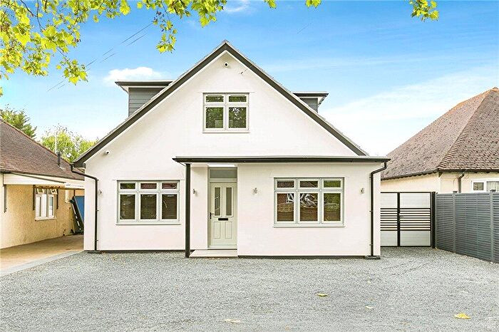 4 Bedroom Detached House For Sale In Green Lane, Chertsey, Surrey, KT16