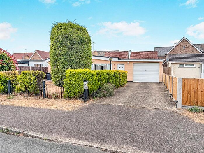 2 Bedroom Detached Bungalow For Sale In Queens Drive, Mildenhall, IP28