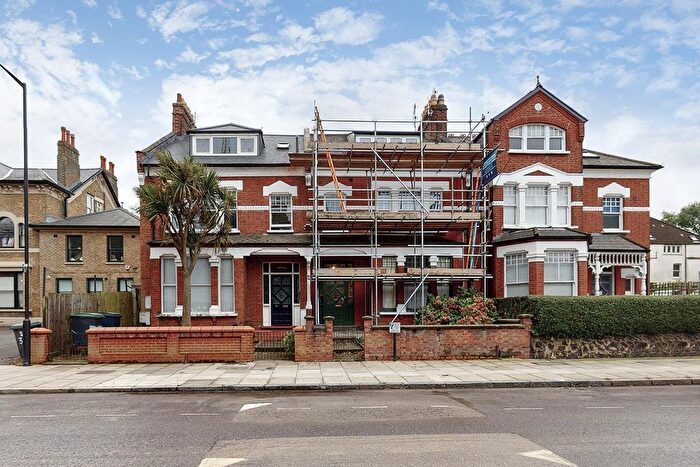 Studio To Rent In Haringey Park, London, N8