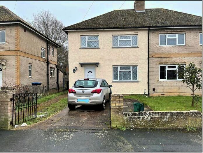 4 Bedroom Semi-Detached House To Rent In Staines, Surrey, TW20