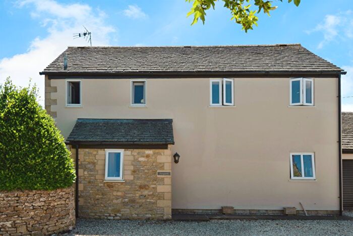 4 Bedroom Detached House For Sale In Meadow Lane, Fulbrook, Burford, OX18