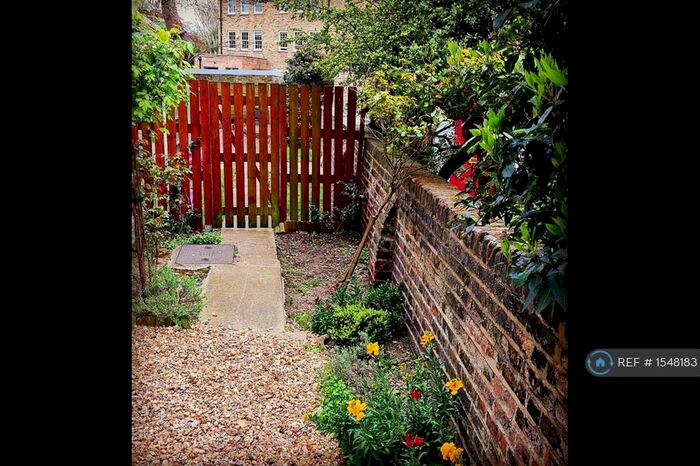 Studio To Rent In St. Pauls Road, London, N1